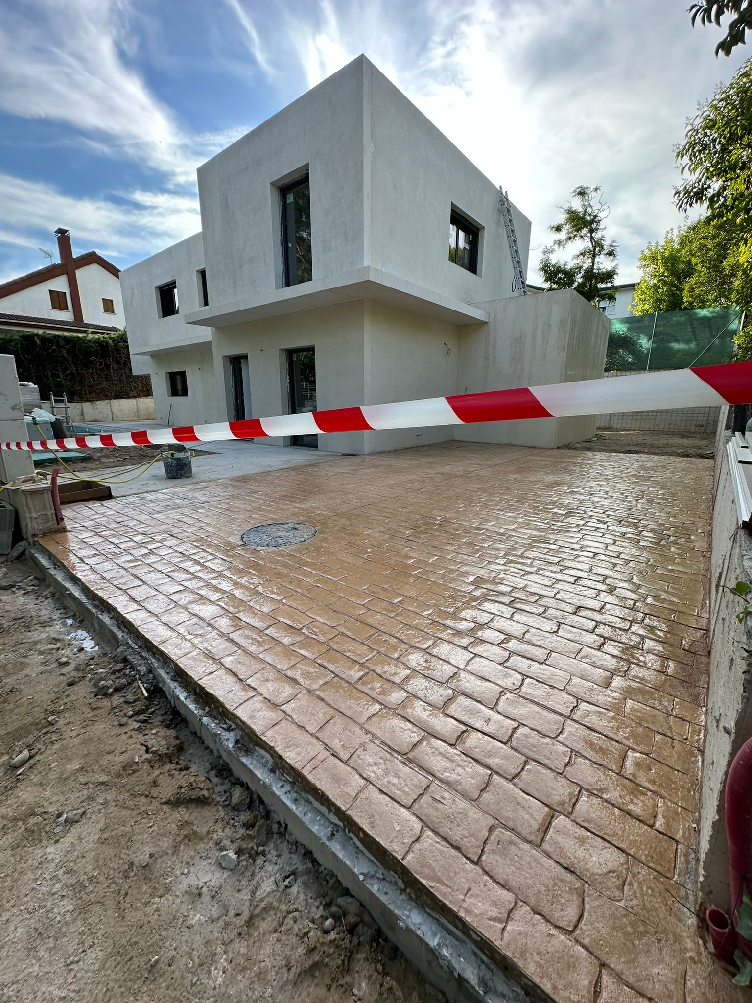 Suelos de hormigón para exterior: ¿Por qué Elegirlo?